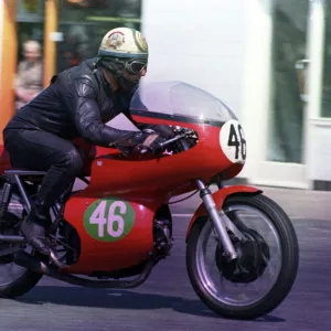 Ken Kay (Aermacchi) 1966 Senior TT