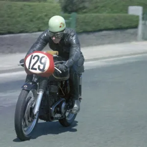 Ken Lindsay (AJS) 1969 Junior TT