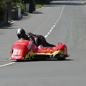 Kenny Howles & Doug Jewell (MR Equipe Yamaha) 2005 Sidecar TT