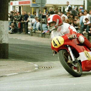 Kevin Wilson (Maxton Yamaha) 1984 Senior TT