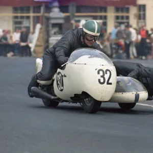 Bill Lomas and Conrad Money (Windrick BSA) 1970 500 Sidecar TT