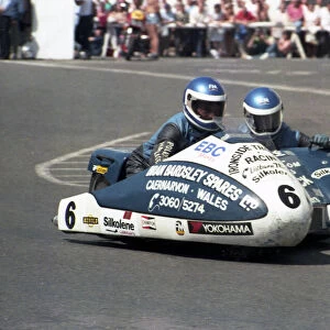 Lowry Burton & Alan Langton (Yamaha) 1985 Sidecar TT