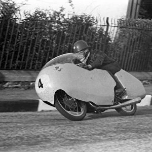 Luigi Taveri (MV) 1957 Ultra Lightweight TT
