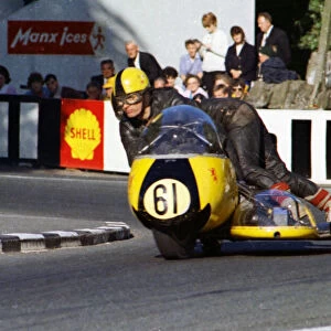 Mac Hobson & Geoff Atkinson (Cowie BSA) 1968 750 Sidecar TT