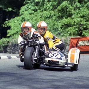 Mac Hobson & Stuart Collins (Hamilton Yamaha) 1974 500 Sidecar TT