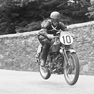 Bill Maddrick (Guzzi) 1952 Lightweight TT