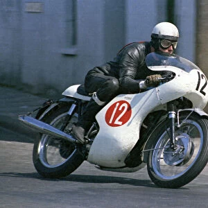Malcolm Uphill (Triumph) 1969 Production TT