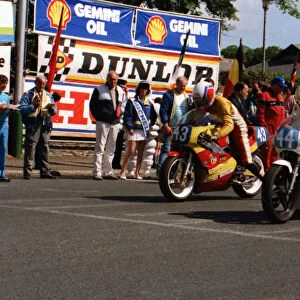 Mark Westmorland (Yamaha, 43) & Marek Nofer (Yamaha) 1989 Junior TT