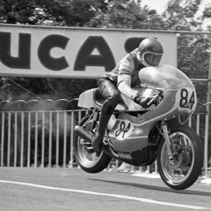 Martin Russell (Rustler BSA) 1975 Classic TT