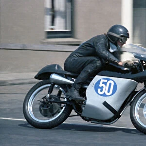 Marty Lunde (AJS) 1967 Junior TT