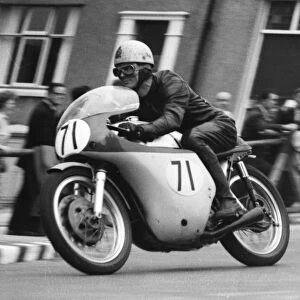Maurice Gittins (Norton / Triumph) 1964 Senior TT