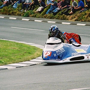 Max Venus & Phillip Sanderson (Busch Honda) 2004 Sidecar TT