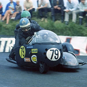 Michael Hunt & Colin Newbold (Triumph) 1970 750 Sidecar TT