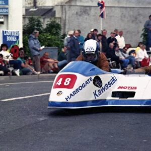 Michael Staino & Peter Willis (Windle Yamaha) 1990 Sidecar TT
