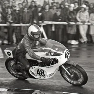 Mick Chatterton (Yamaha) 1975 Senior TT