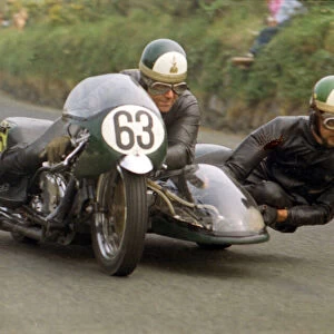 Mick Farrant & Pete Dade (Vincent) 1970 Sidecar 750 TT