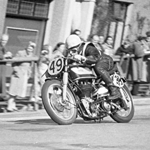 Mick Featherstone (Norton) 1950 Senior Manx Grand Prix