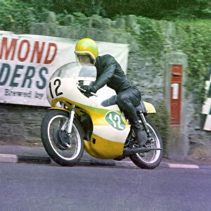 Mick Gilder (Suzuki) 1972 Lightweight Manx Grand Prix