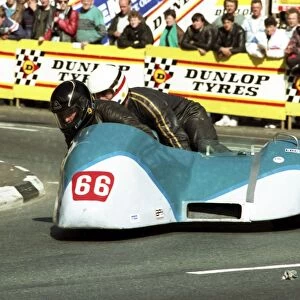 Mick Harrison & Gary Ramsden (Yamaha) 1989 Sidecar TT