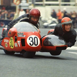 Mick Horspole & Graham Horspole (Bingham Weslake) 1974 750sc TT