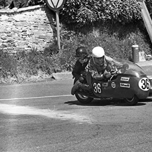 Mick Potter & Bernie Coverdale (Triumph) 1973 500cc Sidecar TT