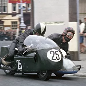 Mick Potter & David Wright (Triumph) 1966 Sidecar TT