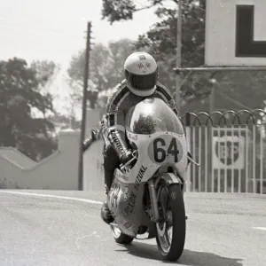 Mick Poxon (Suzuki) 1975 Senior TT