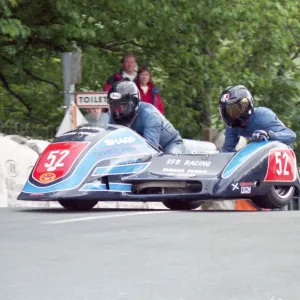 Mick Robson & Colin Borland (Ireson Yamaha) 2000 Sidecar TT