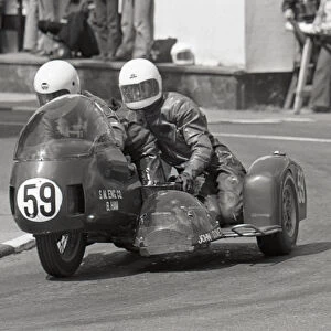 Mick Wortley & John Dovey (BSA) 1975 500 Sidecar TT