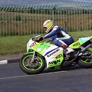 Mike Baxter (Kawasaki) 1990 Junior Manx Grand Prix
