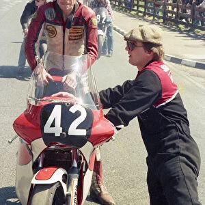 Mike Booys (Pinfold Yamaha) 1987 Formula Two TT