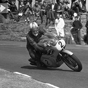 Mike Hailwood (Honda) 1966 Senior TT