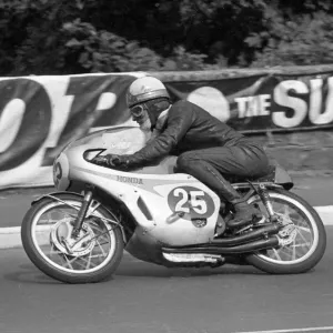 Mike Hailwood (Honda) 1966 Ultra Lightweight TT Mike Hailwood (Honda) 1966 Ultra Lightweight TT