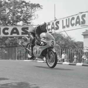 1967 Junior TT Print of Mike Hailwood on Honda 1967 Junior TT Print of Mike Hailwood on Honda