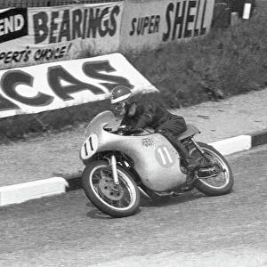 Mike Hailwood (Norton) 1958 Junior TT
