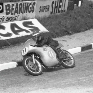 Mike Hailwood (Norton) 1958 Junior TT