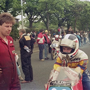 Mike Seward (Yamaha) 1987 Junior TT