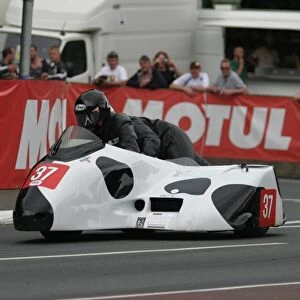 Miles Bennett & Kevin Perry (Honda) 2011 Sidecar TT