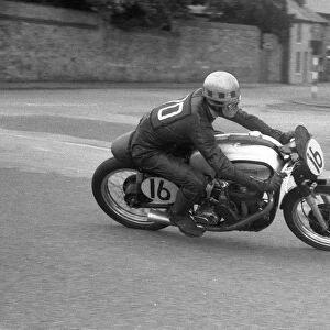 Monty Buxton (Norton) 1960 Senior Southern 100