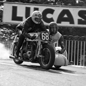 Neil Sutherland Mortimer Murray Triton 1975 500 Sidecar TT