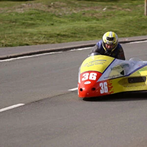Nev Jones & Joe Shardlow (Shelbourne Kawasaki) 2004 Sidecar TT