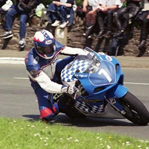 Nick Jefferies (Bullock Suzuki) 2002 Junior 600 TT