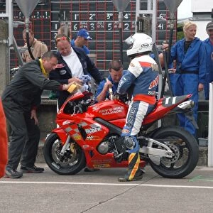 Nigel Davies (Suzuki) 2004 Production 600 TT