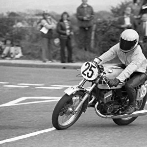 Norman Kneen (Yamaha) 1975 Jurby Road