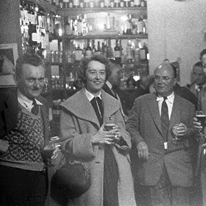 Norton tuner Steve Lancefield (centre) and Veloce's Bertie Goodman to his left, Nursery Hotel, 1957 TT