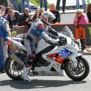 Paul Shoesmith (BMW) 2010 Senior TT Paul Shoesmith (BMW) 2010 Senior TT