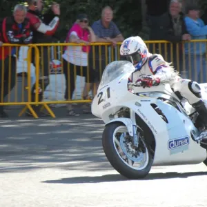 2014 Formula One Classic TT Print of Paul Shoesmith on Suzuki 2014 Formula One Classic TT Print of Paul Shoesmith on Suzuki