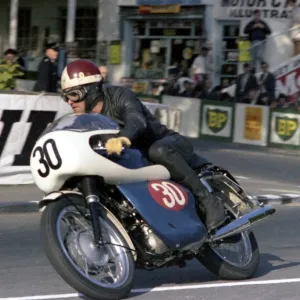 Percy Tait (Triumph) 1967 Production 500 TT