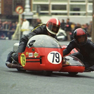 Pete Hardcastle & Nick Cutmore (PJH Weslake) 1974 Sidecar 750 TT
