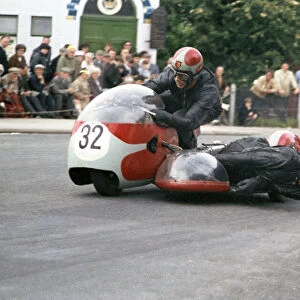 Pete Hardcastle & T Halliday (Triumph) 1965 Sidecar TT